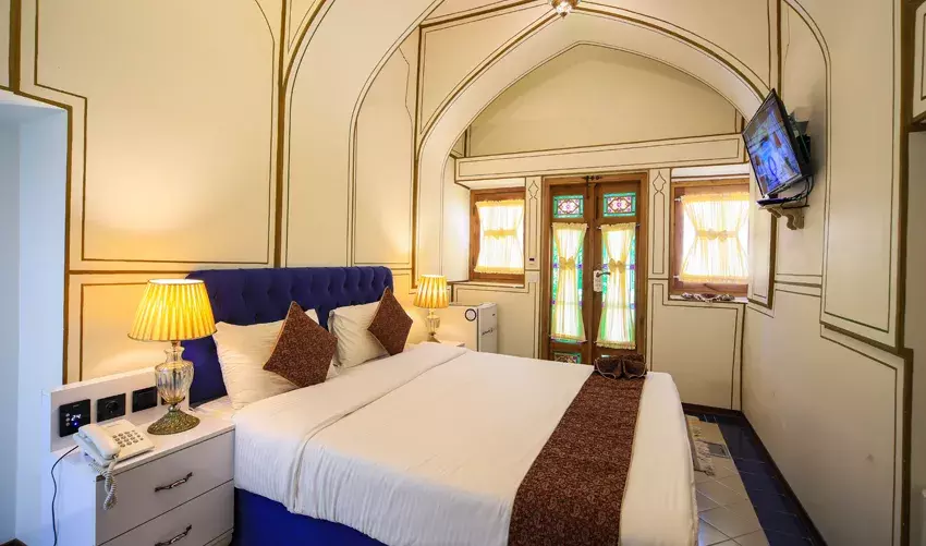 Alibaba https://cdn.alibaba.ir/ostorage/hotel-accommodation-images/69add59dd83a7dd88ef5e2f0_جامی سیلور.webp